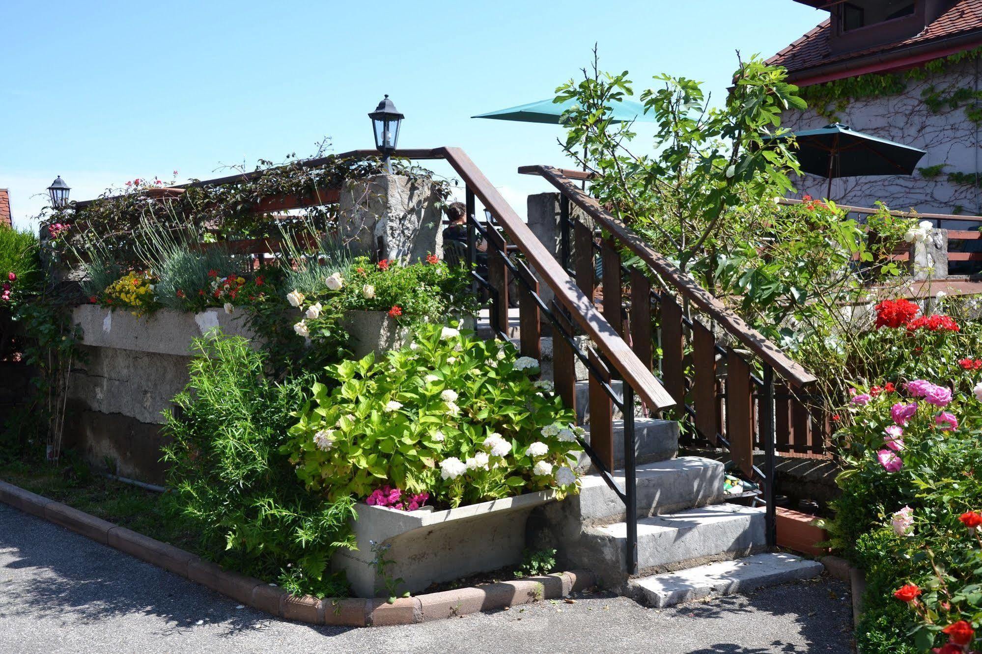 Du Château 2*